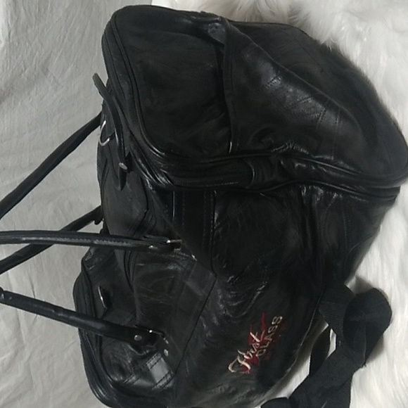 First Class Genuine Leather Vintage Duffle Bag W/Strap - Picture 4 of 14